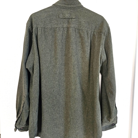 Duluth Trading Company‎ Olive Green Button-Down Long Sleeve Shirt. Size Medium - Picture 3 of 3